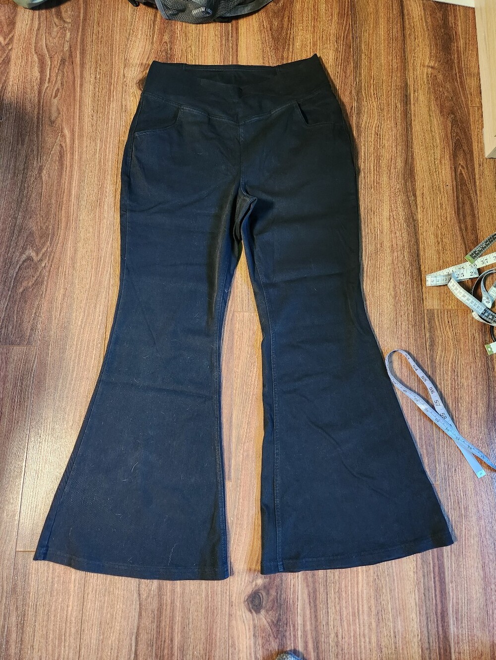 Black Halara High Waisted Crossover  Pockets Casual Flare Jeans LARGE PETITE
